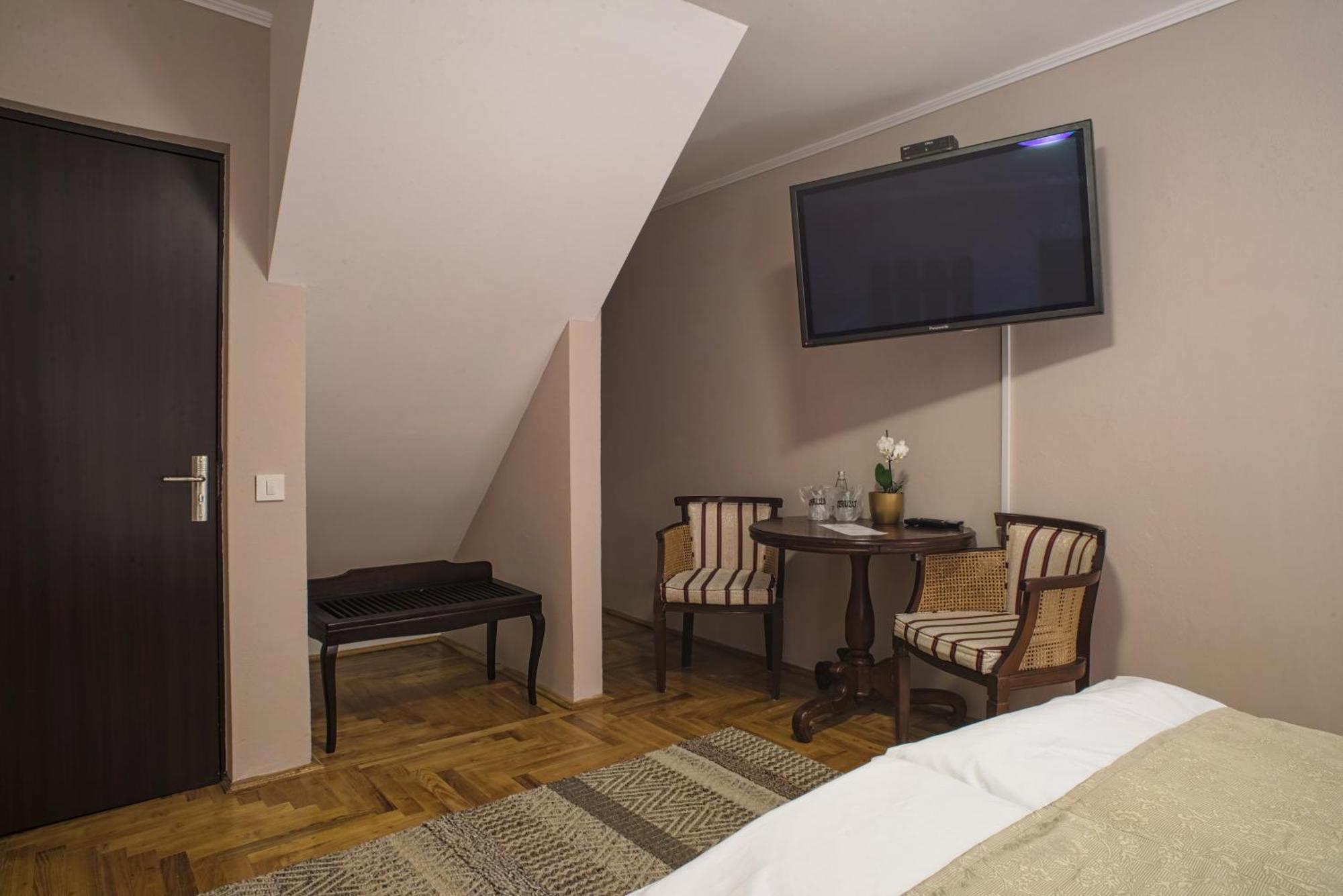 Hotel Drachenhaus à Braşov Chambre photo