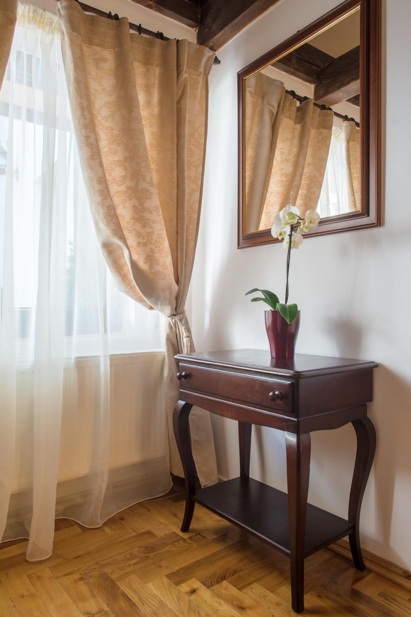 Hotel Drachenhaus à Braşov Chambre photo
