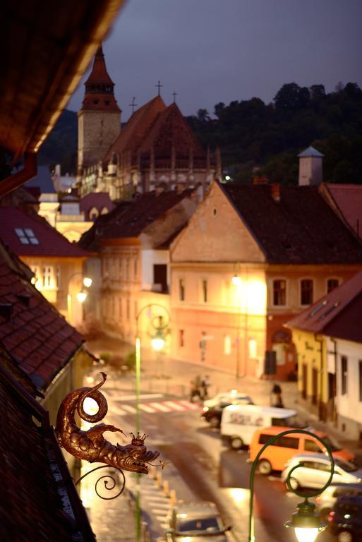 Hotel Drachenhaus à Braşov Extérieur photo