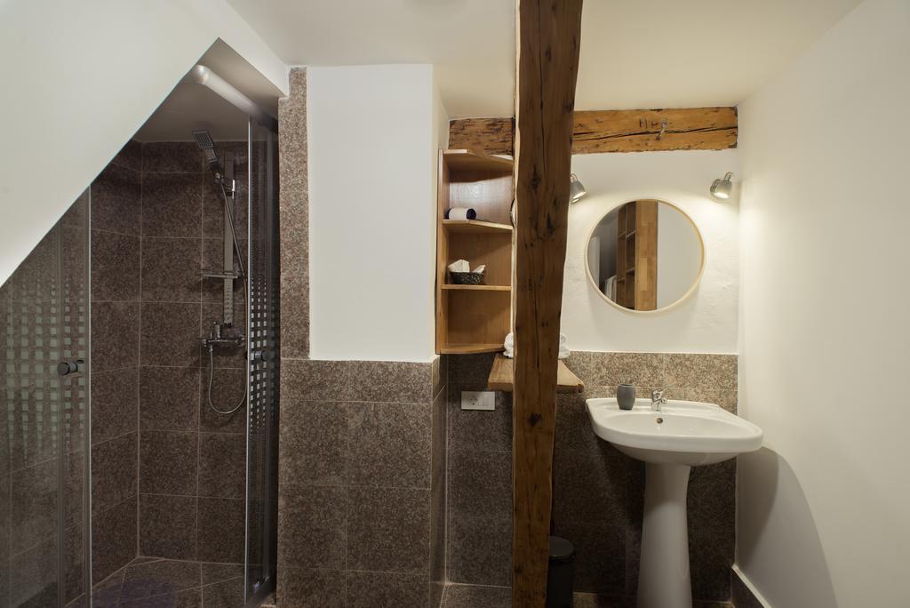 Hotel Drachenhaus à Braşov Extérieur photo
