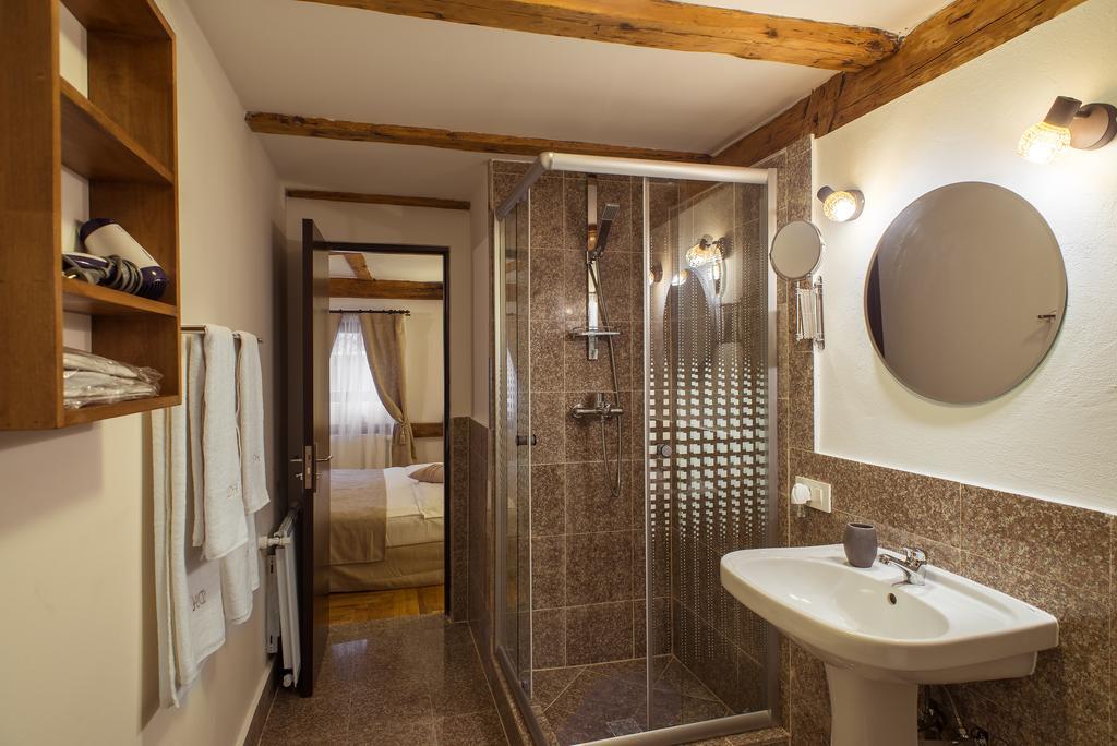 Hotel Drachenhaus à Braşov Extérieur photo