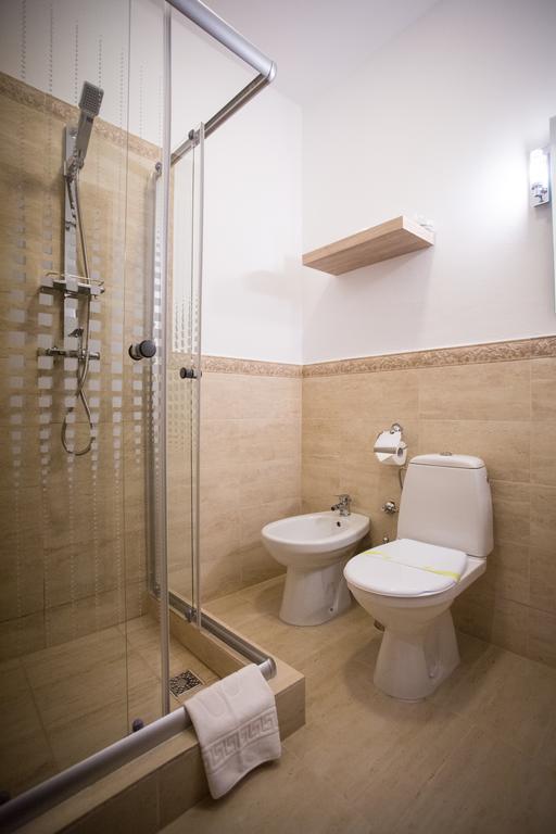 Hotel Drachenhaus à Braşov Extérieur photo