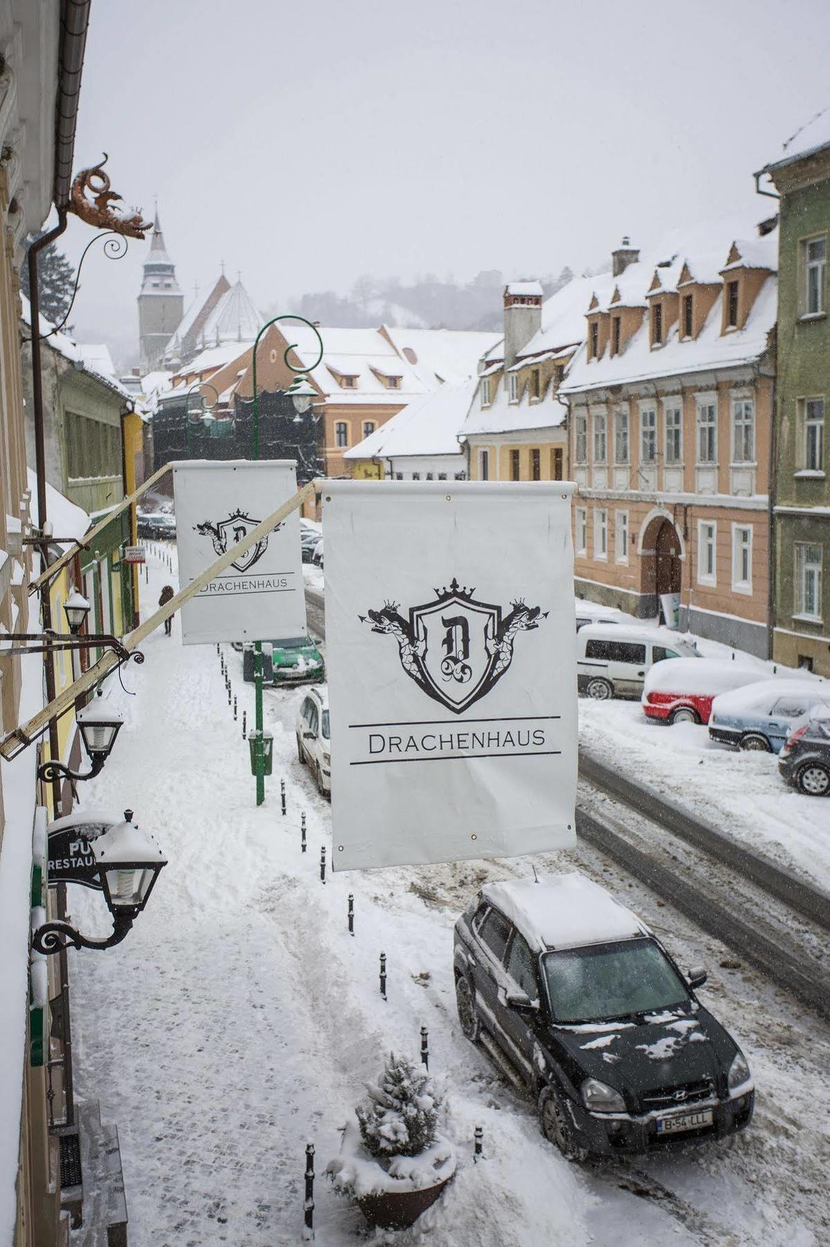 Hotel Drachenhaus à Braşov Extérieur photo