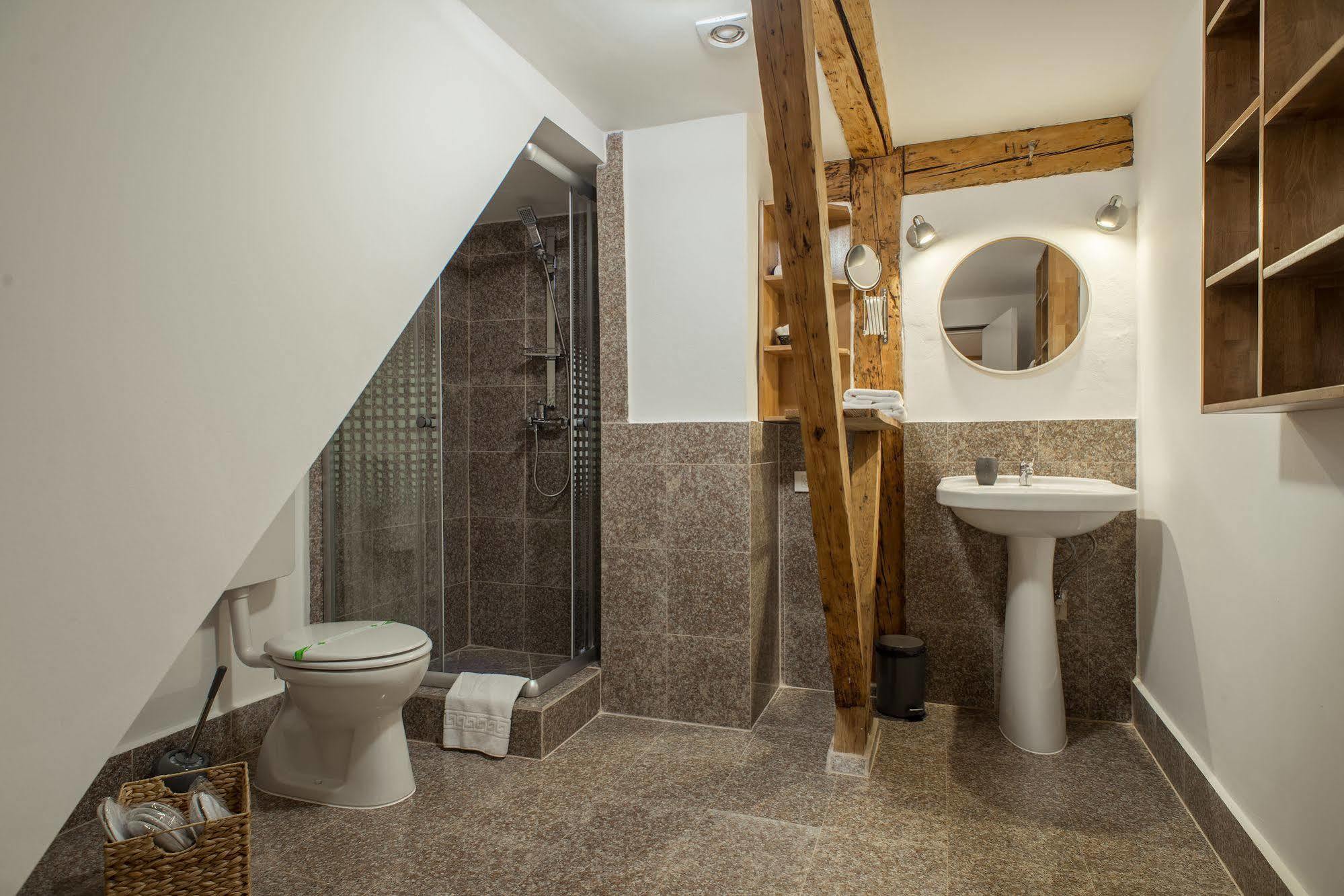 Hotel Drachenhaus à Braşov Extérieur photo