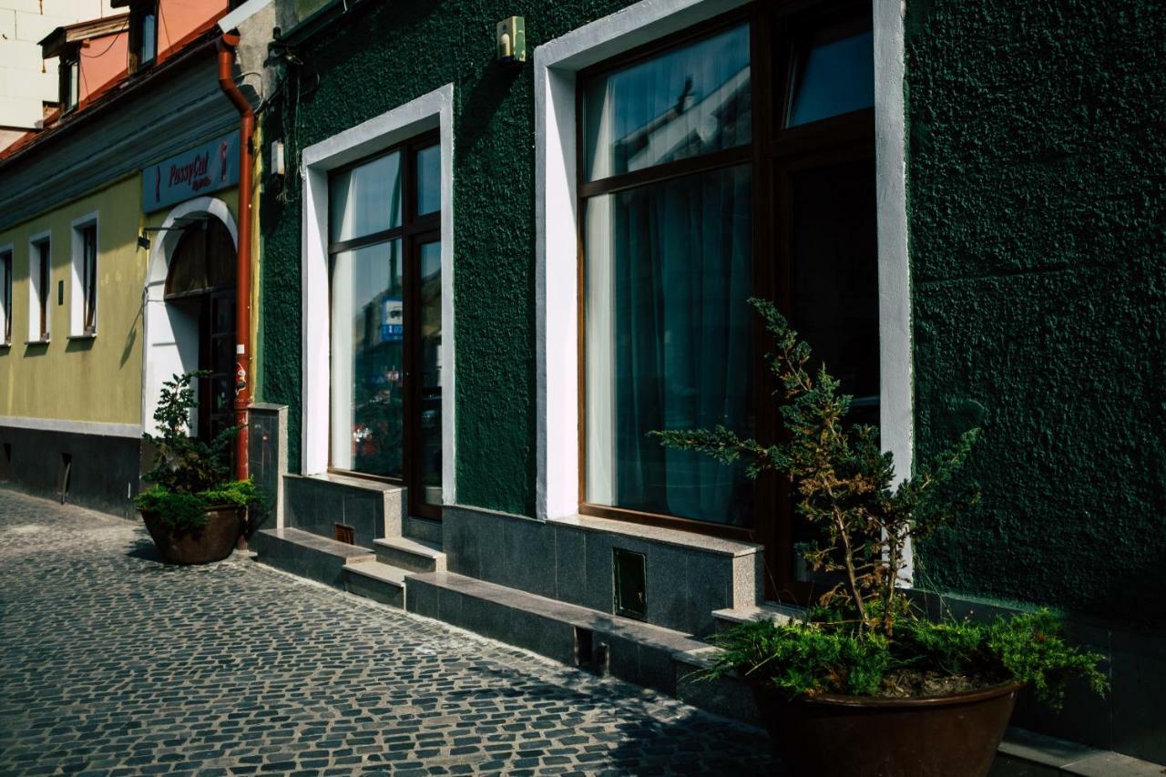 Hotel Drachenhaus à Braşov Extérieur photo